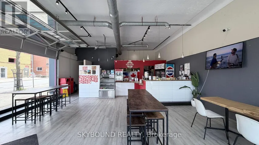 4572 QUEEN STREET, Niagara Falls (Downtown), Ontario L2E2L6