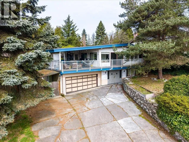 8071 GREENLAKE PLACE, Burnaby, British Columbia V5A3N5