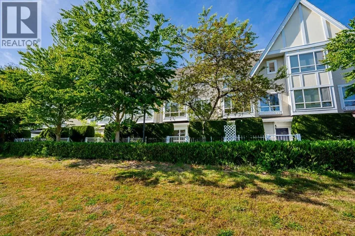 109 6588 SOUTHOAKS CRESCENT, Burnaby, British Columbia V5E4K1