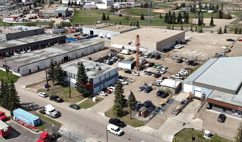 9704 27 Ave NW, Edmonton, Alberta T6N1C3