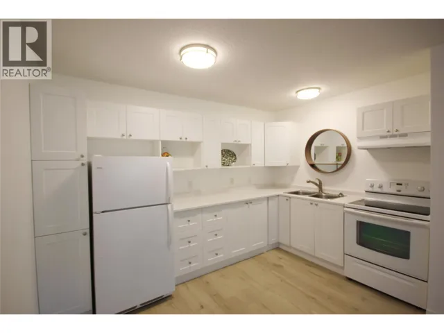 150 Skaha Place Unit# 402, Penticton, British Columbia V2A7K1