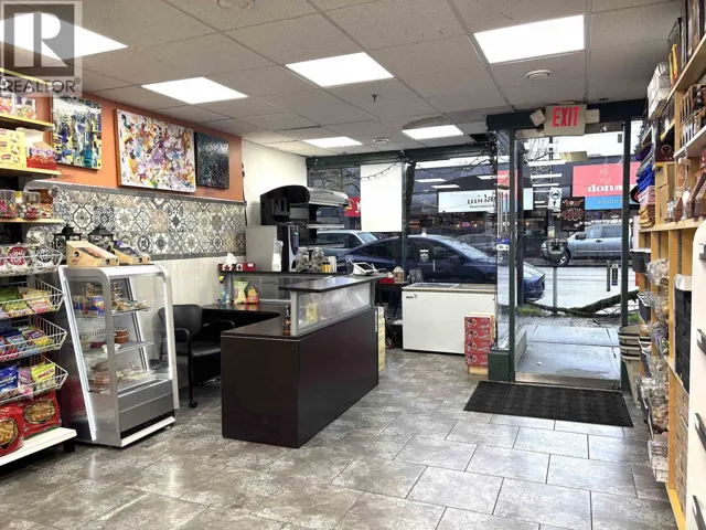 3216 W BROADWAY, Vancouver, British Columbia V6K2H4