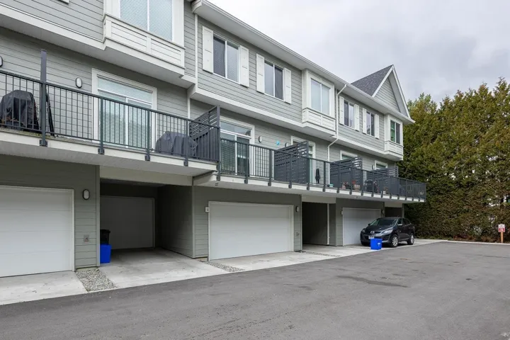 4 13629 81A AVENUE, Surrey, British Columbia V3W3M4