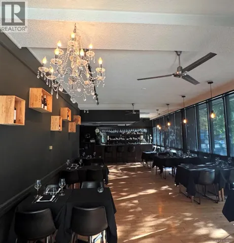 1175 Cook St, Victoria, British Columbia V8V4A1