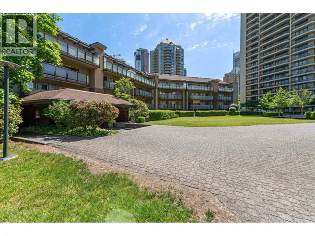215 4373 HALIFAX STREET, Burnaby, British Columbia V5C5Z2