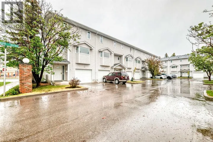 4 Glenbrook Villas SW, Calgary, Alberta T3E7E8