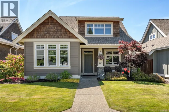 710 West Ridge Way, Qualicum Beach, British Columbia V9K0A9