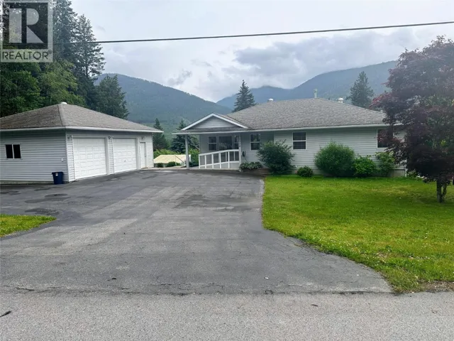 5924 Stafford Road, Nelson, British Columbia V1L6P3