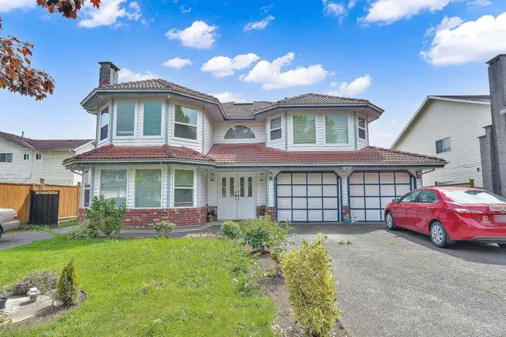 13724 91 AVENUE, Surrey, British Columbia V3V7X1