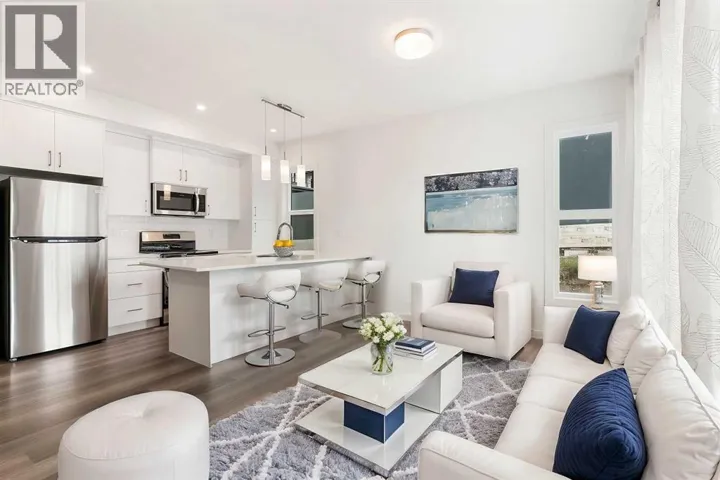 4, 2117 81 Street SW, Calgary, Alberta T3H6H5