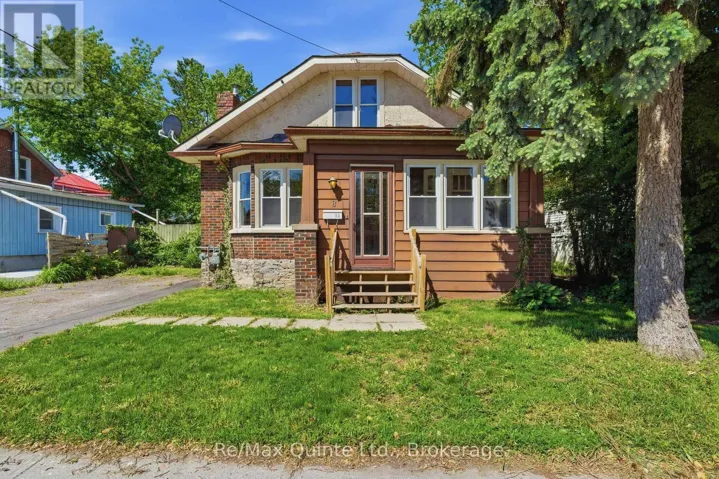 8 DUNBAR STREET, Belleville (Belleville Ward), Ontario K8P3R5