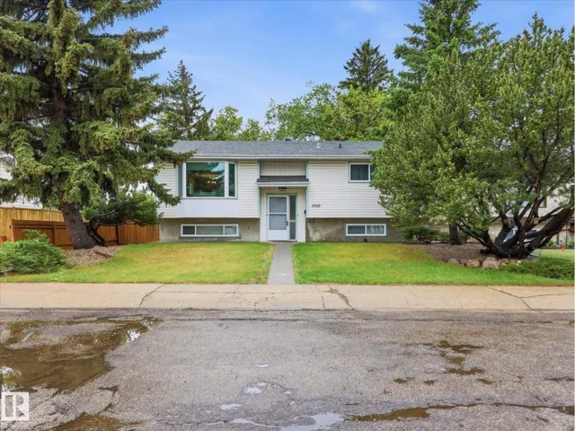 3548 65 ST NW, Edmonton, Alberta T6L1G4