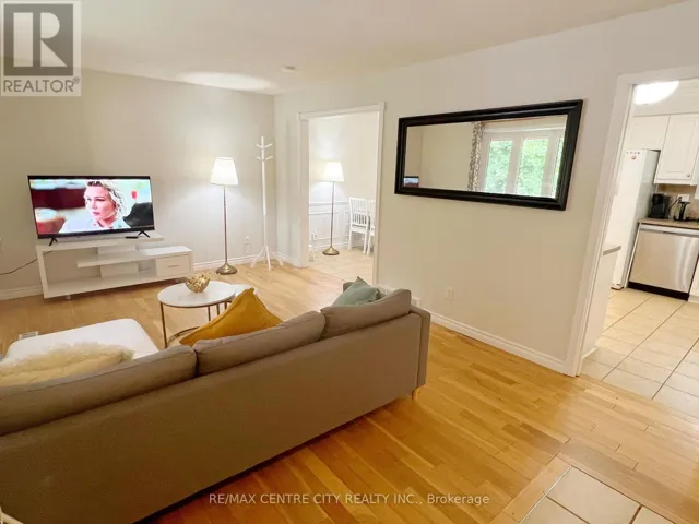 UPPER UNIT - 116 PAPERBIRCH CRESCENT E, London North (North K), Ontario N6G1L7