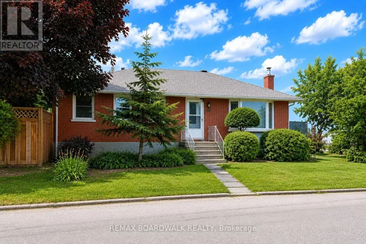 625 CLARKE AVENUE, Ottawa, Ontario K1K0Y6
