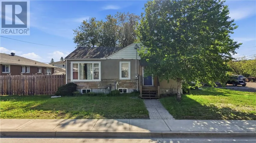 32 Dean Avenue, Sudbury, Ontario P3C3B9