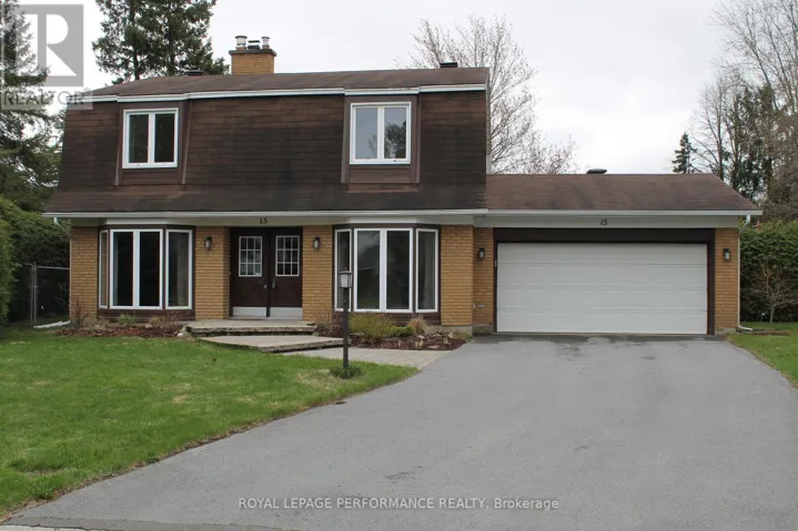 15 HALLOWELL COURT, Ottawa, Ontario K2H8N4