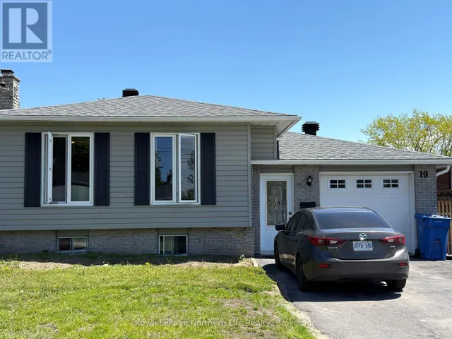 19 BELLEVIEW CRESCENT, North Bay (College Heights), Ontario P1B8V2