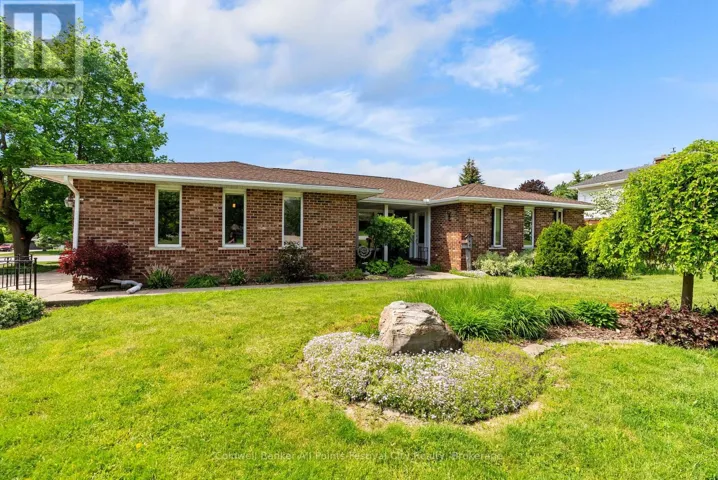 30 MOHAWK CRESCENT, Central Huron (Clinton), Ontario N0M1L0