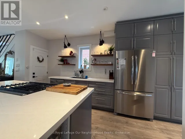 UPPER - 48 ALBANI STREET, Toronto (Mimico), Ontario M8V1X2