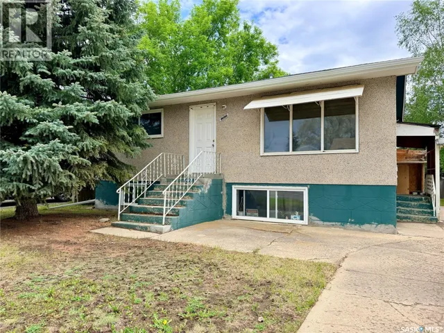 1022 110th STREET, North Battleford, Saskatchewan S9A2H4