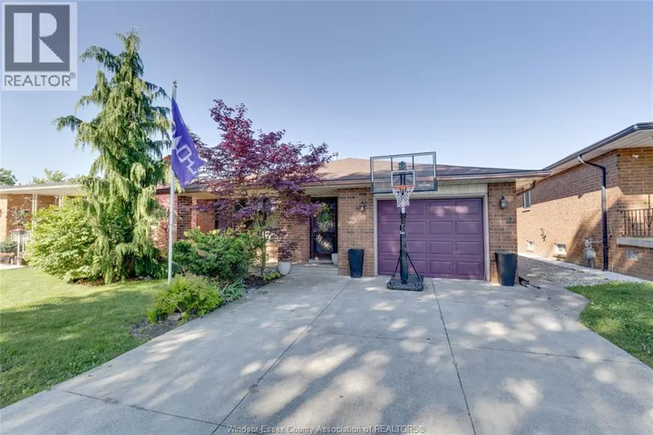 2841 GARVEY CRESCENT, Windsor, Ontario N8W4W7