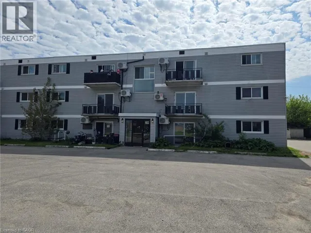 14 HOLLAND Street, St. Thomas, Ontario N5R4S2