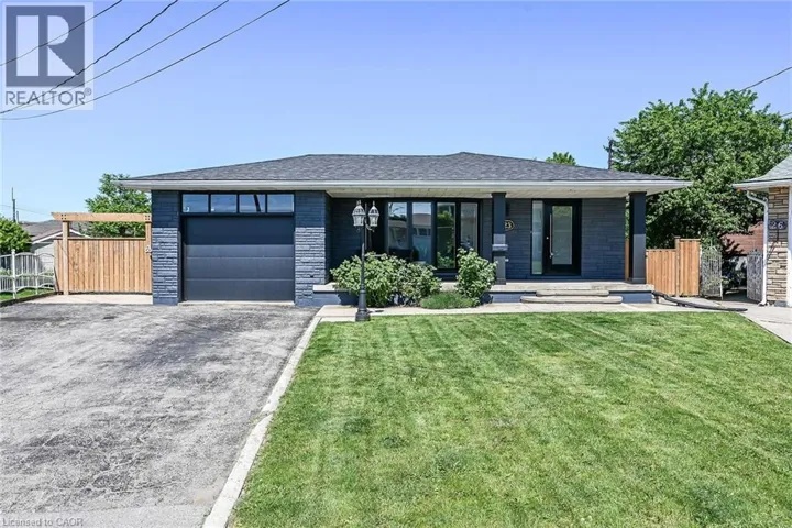 23 DUCHESS Court, Hamilton, Ontario L8E1A4