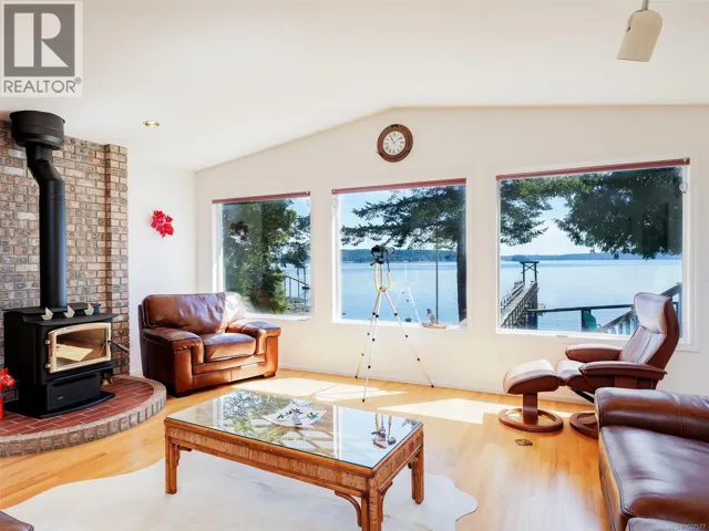 85 McKenzie Cres, Piers Island, British Columbia V8L5Y7
