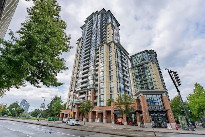 1906 10777 UNIVERSITY DRIVE, Surrey, British Columbia V3T0E6