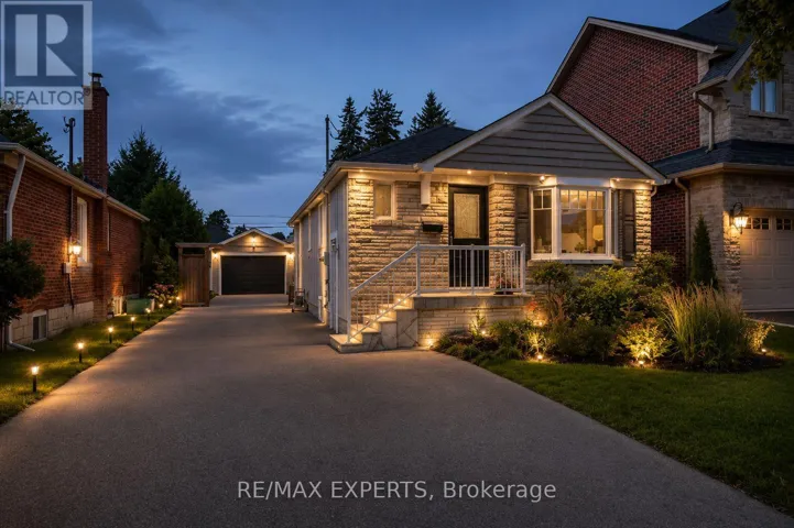 10 LADY BANK ROAD, Toronto (Stonegate-Queensway), Ontario M8Z4J5