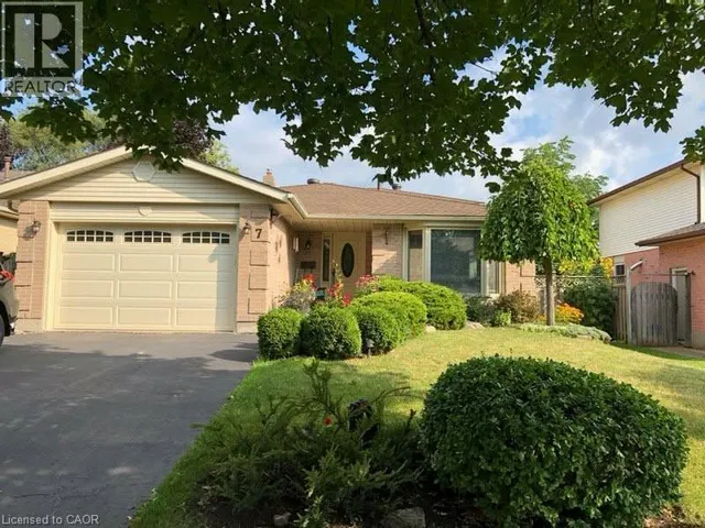 7 KILKERRAN Crescent, Kitchener, Ontario N2R1B6