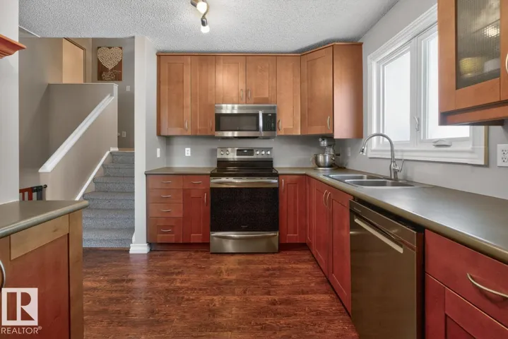 18655 61 AV NW, Edmonton, Alberta T6M2B3