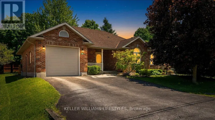 49 ANN STREET, Lambton Shores (Arkona), Ontario N0M1B0
