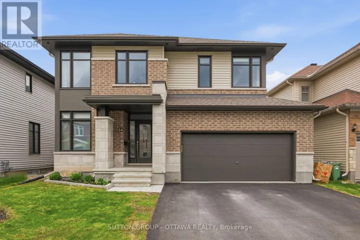 824 CONTOUR STREET, Ottawa, Ontario K1W1G2