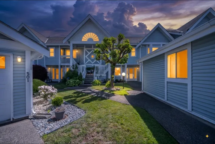 504 9123 154 STREET, Surrey, British Columbia V3R9G8