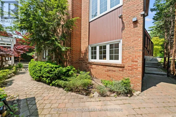 23 BRANDY COURT, Toronto (Bridle Path-Sunnybrook-York Mills), Ontario M3B3C6
