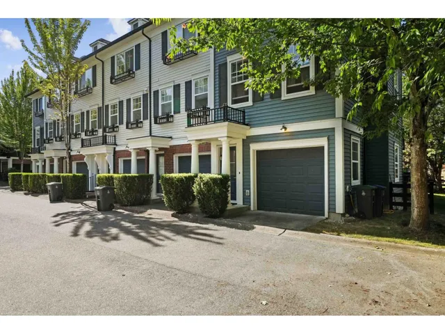 91 18983 72A AVENUE, Surrey, British Columbia V4N1A5