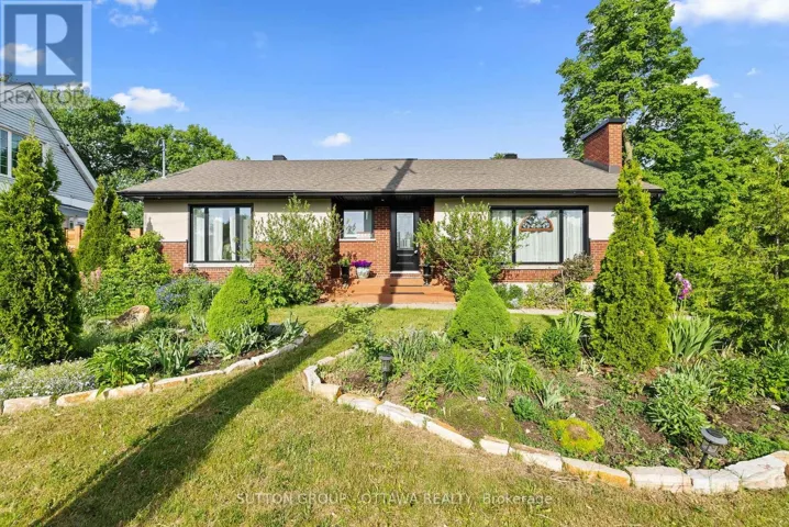 2461 ALTA VISTA DRIVE, Ottawa, Ontario K1H7M9