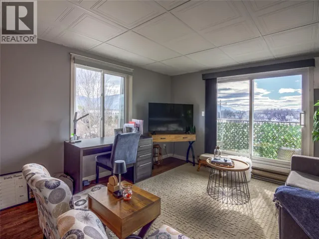 922 Dynes Avenue Unit# 301, Penticton, British Columbia V2A7X7