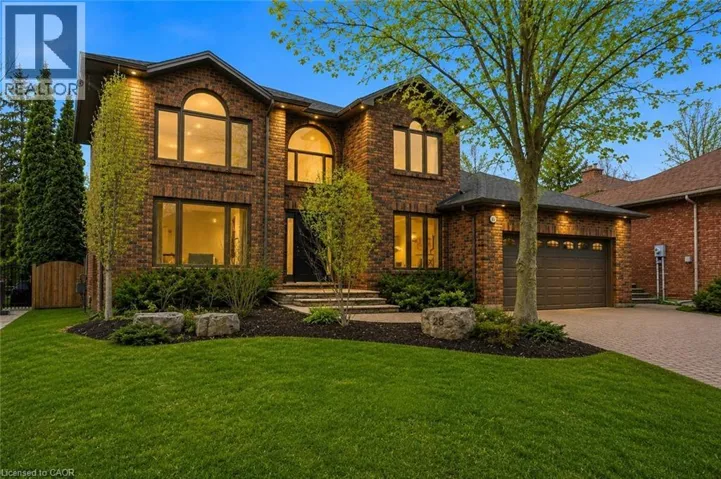 28 DEERVIEW Avenue, Ancaster, Ontario L9G4R8