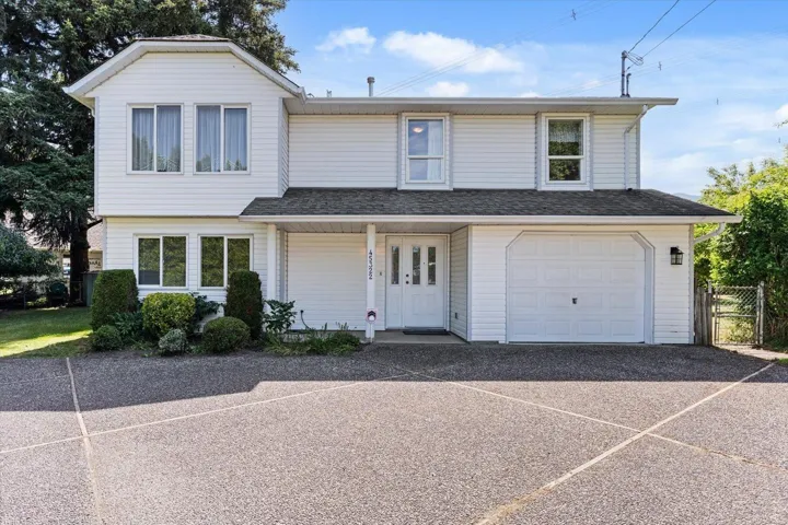 45322 BALMORAL AVENUE, Sardis South, Chilliwack, British Columbia V2R2M4
