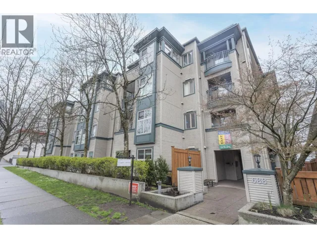 104 688 E 16TH AVENUE, Vancouver, British Columbia V5T2V4