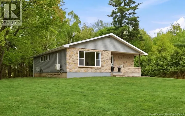 23 Nevers Road, Lincoln, New Brunswick E3B8R7