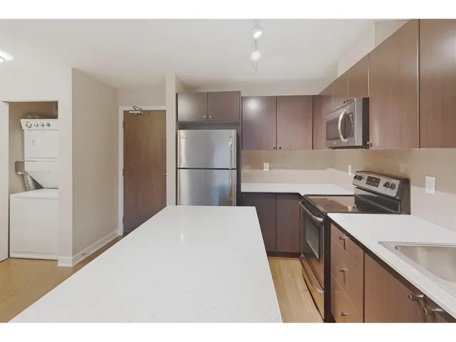 417 13740 75A AVENUE, Surrey, British Columbia V3W0E8