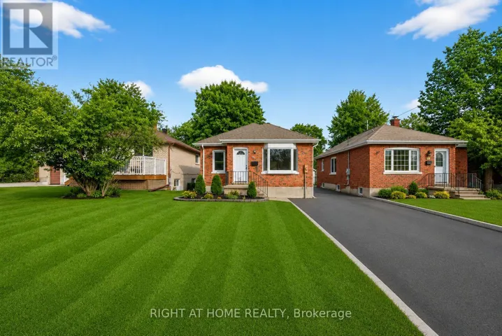 25 THOMSON STREET, Barrie (Queen's Park), Ontario L4N1X4