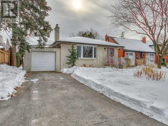 9 BEAVERBROOK AVENUE, Toronto (Princess-Rosethorn), Ontario M9B2M8