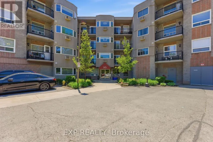 207 - 10 JOHN STREET, Grimsby (Grimsby East), Ontario L3M1X5