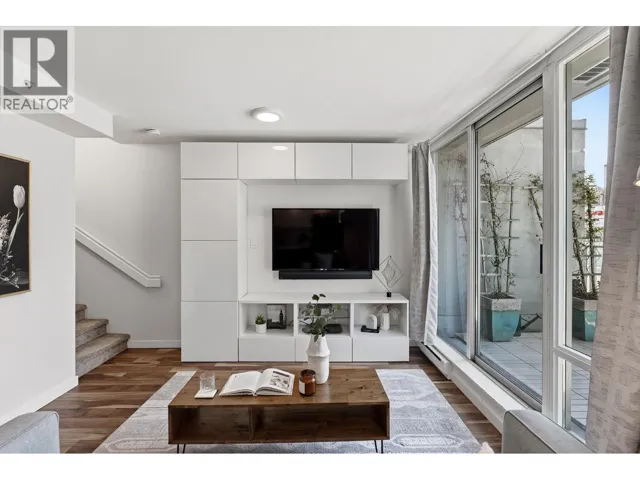 312 328 E 11TH AVENUE, Vancouver, British Columbia V5T4W1