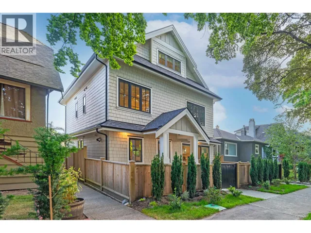 2558 WILLIAM STREET, Vancouver, British Columbia V5K2Y4