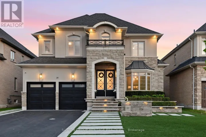 39 GLENGOWAN STREET, Whitby (Taunton North), Ontario L1R0K9
